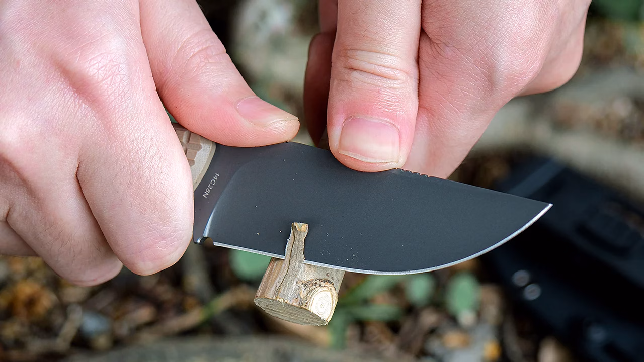 Camping Knife Essentials: Your Guide to Choosing the Right Blade for the Outdoors 4 Camping Knife Essentials